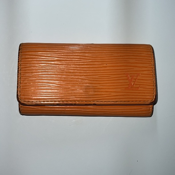 Louis Vuitton Orange Epi 4 key holder - Picture 2 of 12
